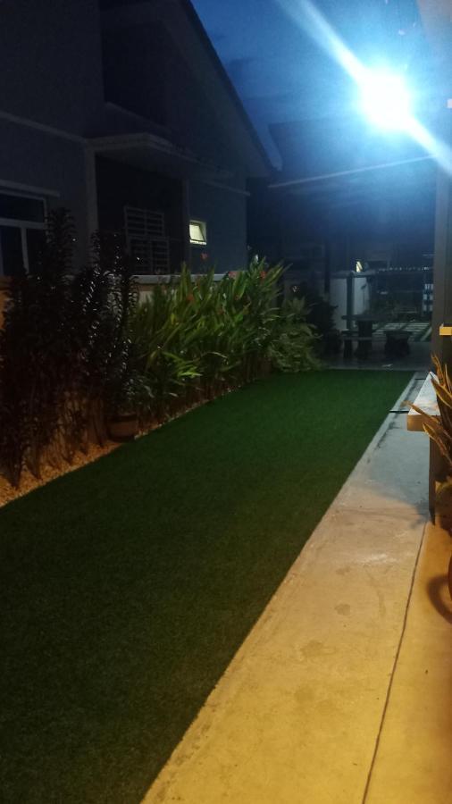 Illa Bella Homestay Jasin Exterior foto